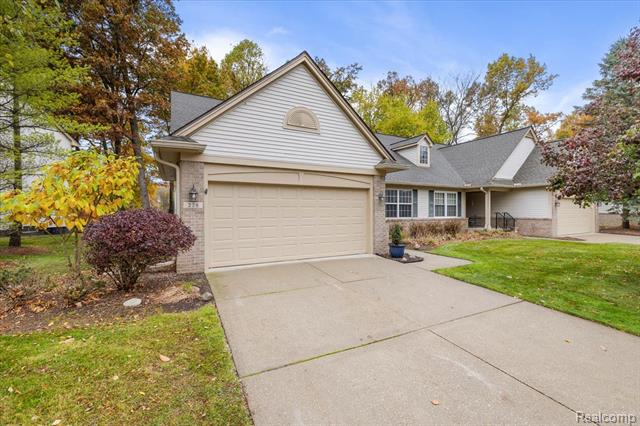 Builiding view three for 228 Four Seasons, Lake Orion, MI. 48360