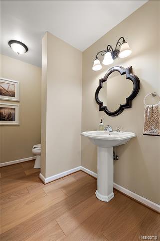 Builiding view twenty four for 228 Four Seasons, Lake Orion, MI. 48360