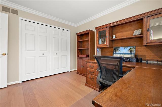 Builiding view twenty three for 228 Four Seasons, Lake Orion, MI. 48360