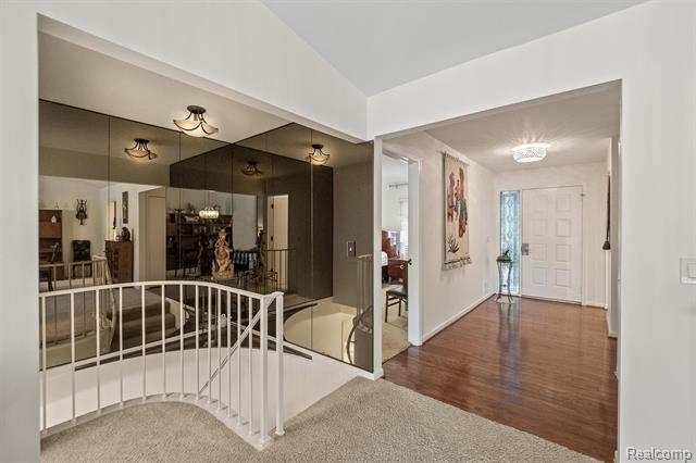Builiding view fifteen for 4297 Wabeek Lake  S, Bloomfield Hills, MI. 48302