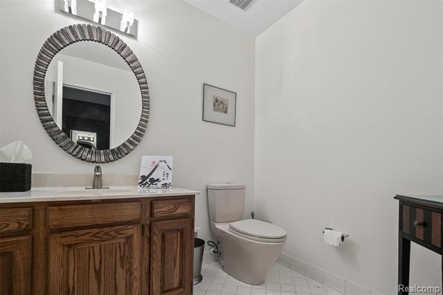 Builiding view fourteen for 4297 Wabeek Lake  S, Bloomfield Hills, MI. 48302