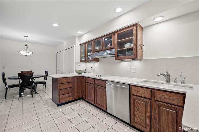 Builiding view nine for 4297 Wabeek Lake  S, Bloomfield Hills, MI. 48302