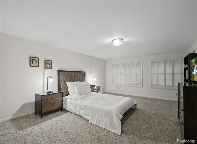 Builiding view seventeen for 4297 Wabeek Lake  S, Bloomfield Hills, MI. 48302