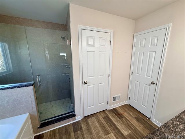 Builiding view thirteen for 327 Hidden River East, Holly, MI. 48442