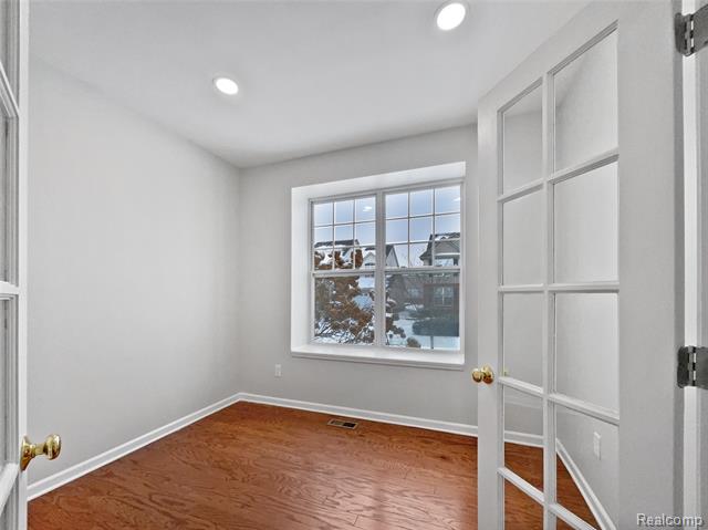 Builiding view fifteen for 51109 Mayfair, Novi, MI. 48374