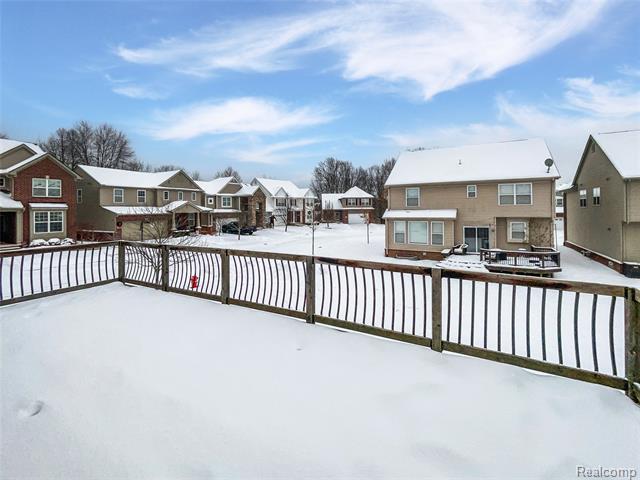 Builiding view nineteen for 51109 Mayfair, Novi, MI. 48374