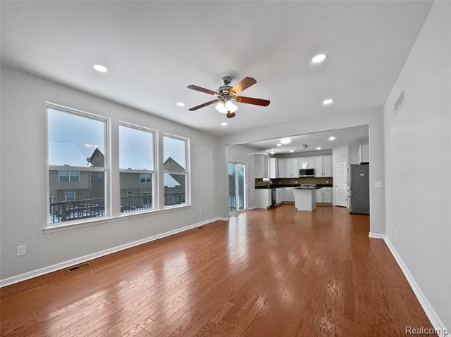 Builiding view six for 51109 Mayfair, Novi, MI. 48374