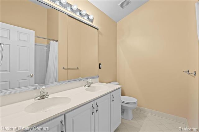 Builiding view eighteen for 49944 Blackberry, Novi, MI. 48374