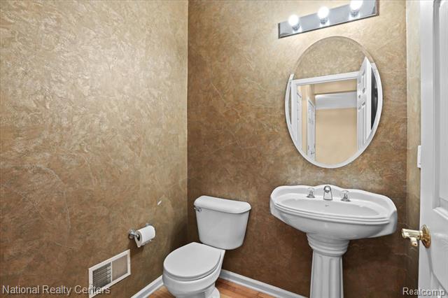 Builiding view eleven for 49944 Blackberry, Novi, MI. 48374