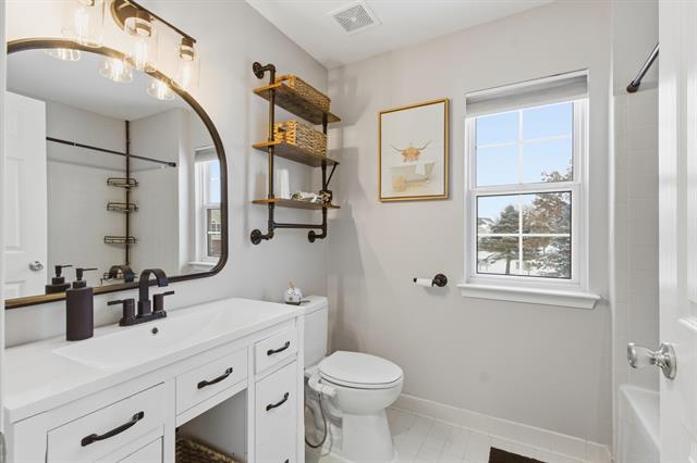 Builiding view fourteen for 28211 Oakmonte E, New Hudson, MI. 48165