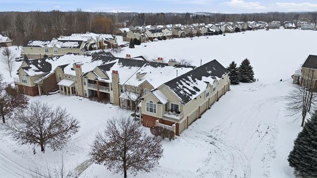 Builiding view two for 28211 Oakmonte E, New Hudson, MI. 48165