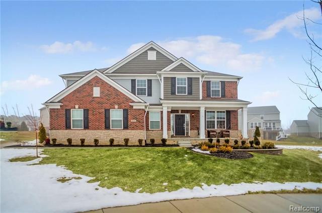 front view for 25000 Carriage Ln, South Lyon, Mi. 48178