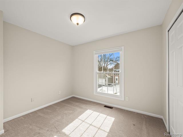 Builiding view twenty two for 1428 Crescent, Rochester, MI. 48306