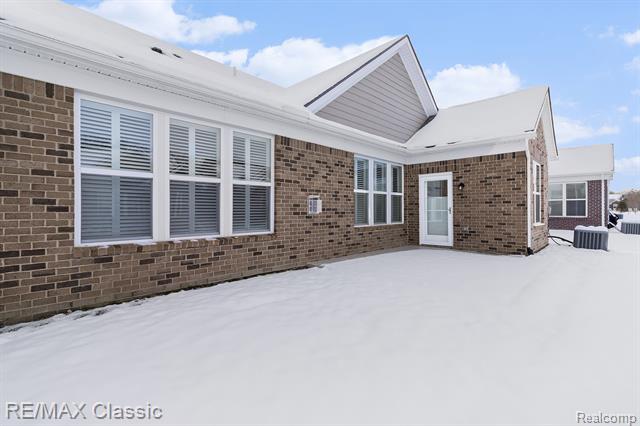 Builiding view twenty four for 48738 Rockview, Novi, MI. 48374