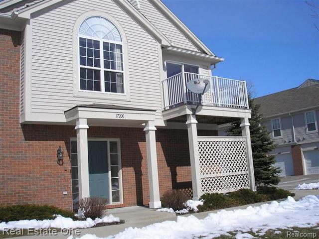 front view for 17200 Chesapeake Cir, Walled Lake, Mi. 48390
