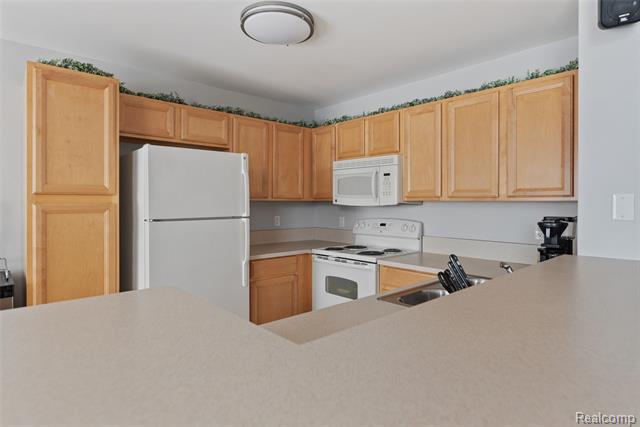 Builiding view eleven for 30210 Chesapeake, Walled Lake, MI. 48390