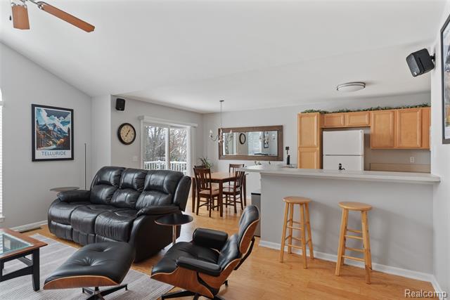 Builiding view six for 30210 Chesapeake, Walled Lake, MI. 48390