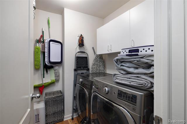 Builiding view eighteen for 340 N Wixom, Wixom, MI. 48393