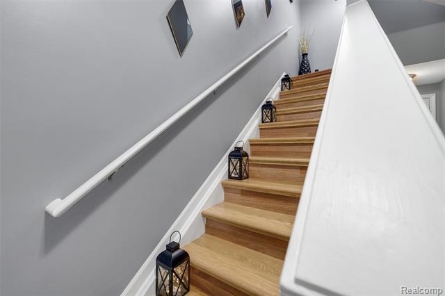 Builiding view five for 340 N Wixom, Wixom, MI. 48393