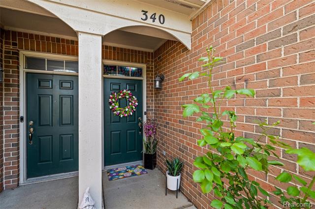 Builiding view two for 340 N Wixom, Wixom, MI. 48393