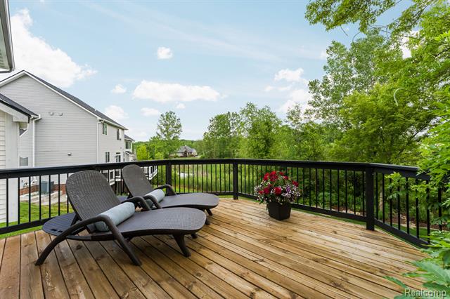 Builiding view forty five for 613 Olivia, Milford, MI. 48381