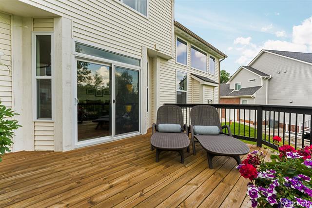 Builiding view forty six for 613 Olivia, Milford, MI. 48381