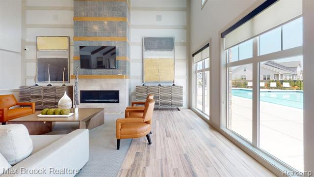 Builiding view forty seven for 5526 Helmsdale, West Bloomfield, MI. 48322