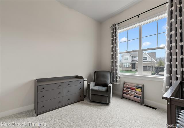 Builiding view twenty eight for 5526 Helmsdale, West Bloomfield, MI. 48322