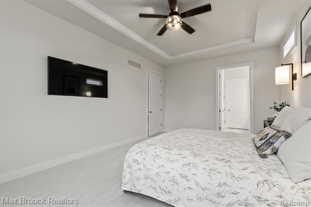 Builiding view twenty three for 5526 Helmsdale, West Bloomfield, MI. 48322