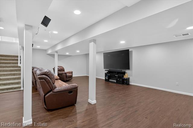 Builiding view thirty five for 2976 Andlaur, Rochester, MI. 48307