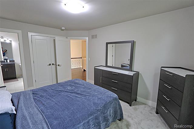 Builiding view forty eight for 4966 Park Manor, Troy, MI. 48098