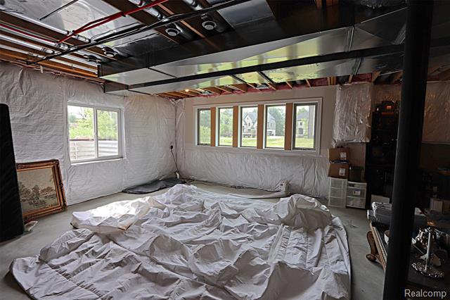 Builiding view sixty one for 4966 Park Manor, Troy, MI. 48098