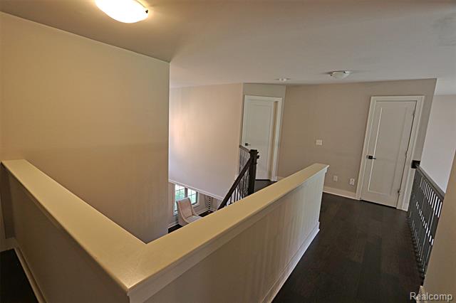 Builiding view sixty for 4966 Park Manor, Troy, MI. 48098