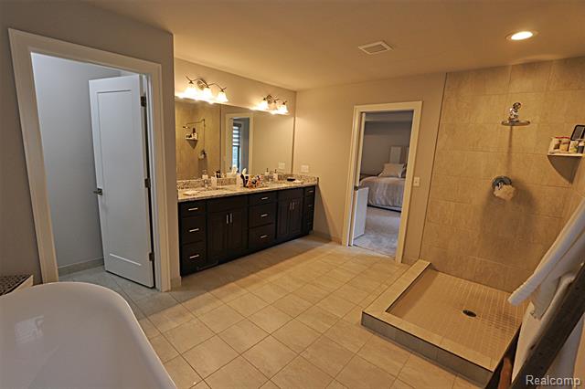 Builiding view thirty eight for 4966 Park Manor, Troy, MI. 48098
