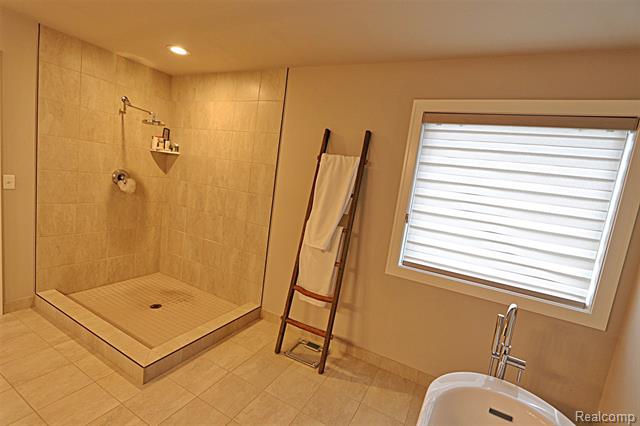 Builiding view thirty nine for 4966 Park Manor, Troy, MI. 48098