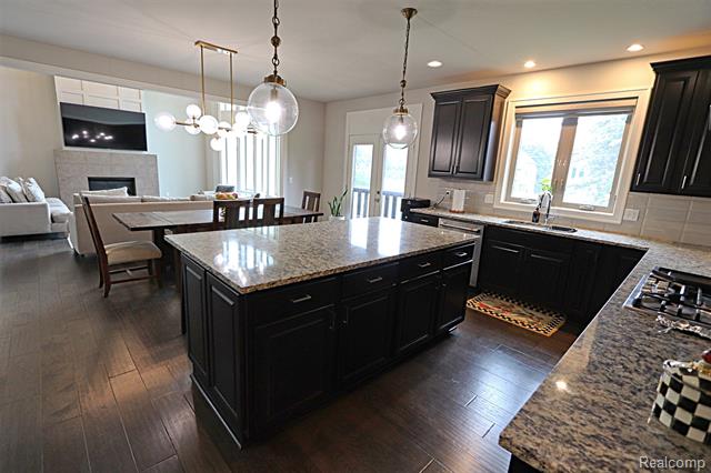 Builiding view twenty seven for 4966 Park Manor, Troy, MI. 48098