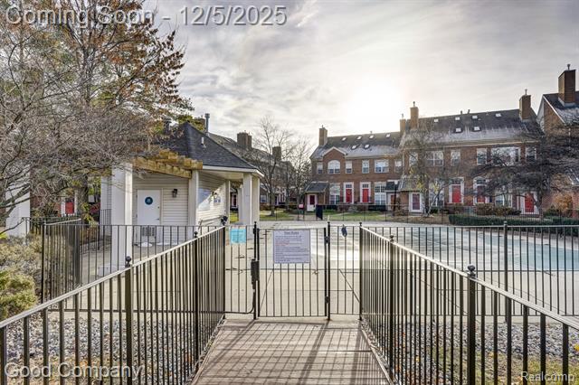 Builiding view forty five for 1509 Chesapeake, Royal Oak, MI. 48067