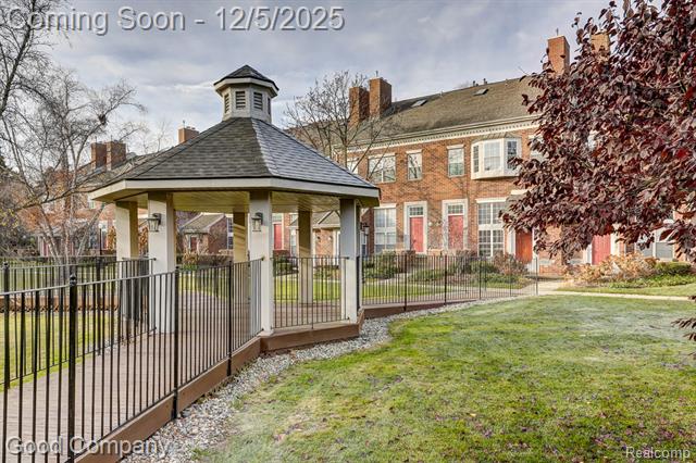 Builiding view forty four for 1509 Chesapeake, Royal Oak, MI. 48067