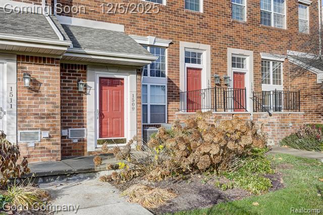 Builiding view forty one for 1509 Chesapeake, Royal Oak, MI. 48067