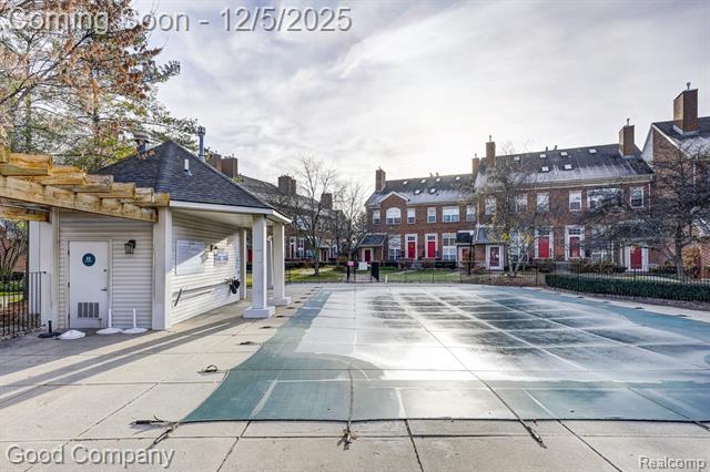 Builiding view forty six for 1509 Chesapeake, Royal Oak, MI. 48067