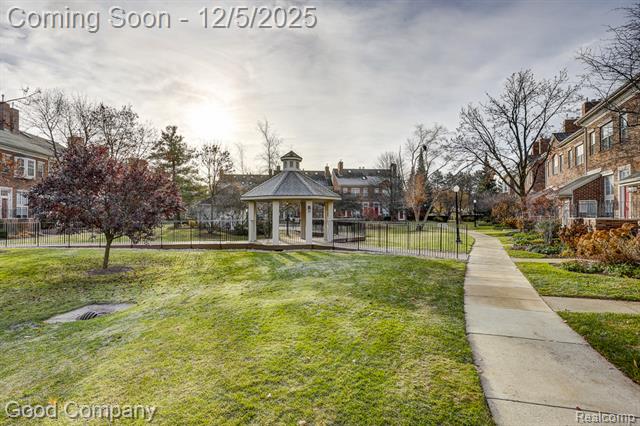 Builiding view forty two for 1509 Chesapeake, Royal Oak, MI. 48067