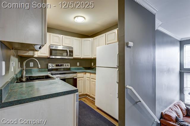 Builiding view fourteen for 1509 Chesapeake, Royal Oak, MI. 48067