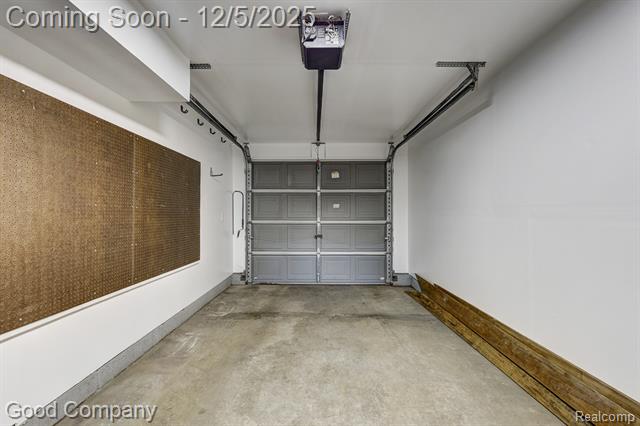 Builiding view thirty five for 1509 Chesapeake, Royal Oak, MI. 48067