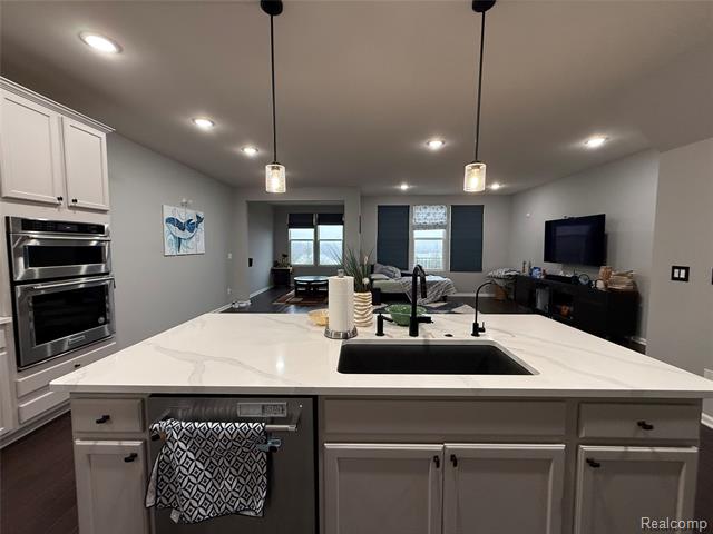 Builiding view eleven for 4811 Broomfield Way, Lake Orion, MI. 48359