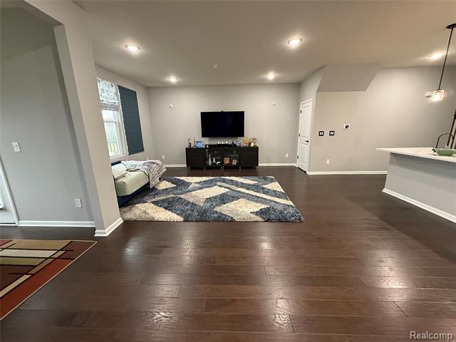 Builiding view fifteen for 4811 Broomfield Way, Lake Orion, MI. 48359