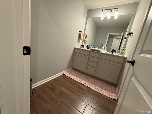 Builiding view fifty four for 4811 Broomfield Way, Lake Orion, MI. 48359