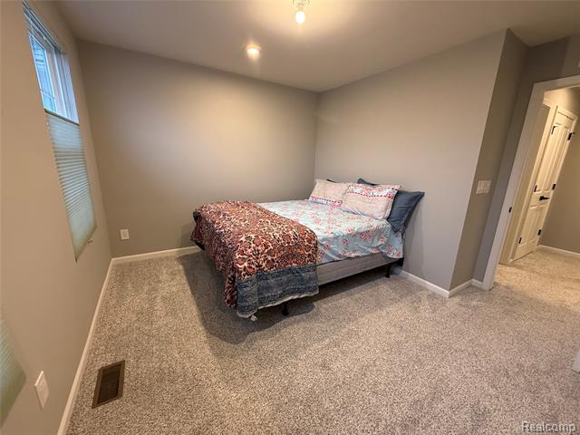 Builiding view fifty six for 4811 Broomfield Way, Lake Orion, MI. 48359