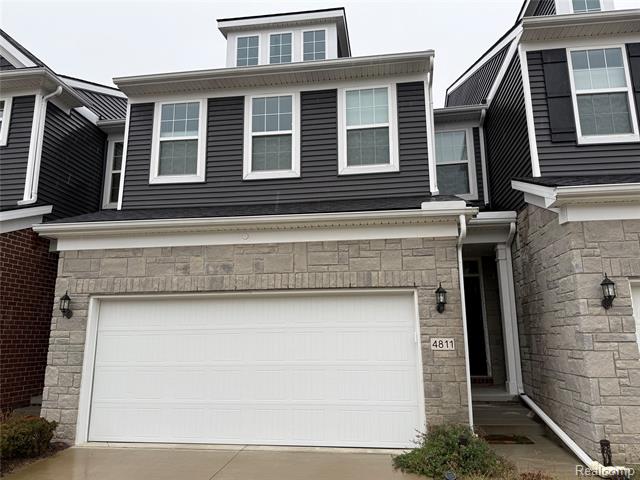Builiding view one for 4811 Broomfield Way, Lake Orion, MI. 48359
