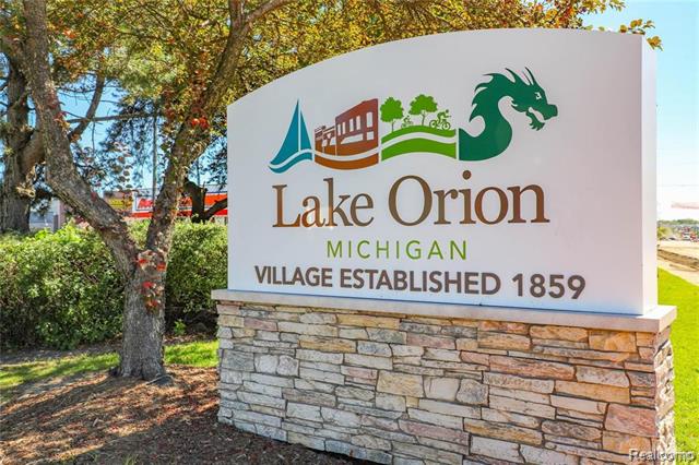 Builiding view seventy three for 4811 Broomfield Way, Lake Orion, MI. 48359