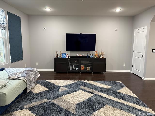 Builiding view sixteen for 4811 Broomfield Way, Lake Orion, MI. 48359